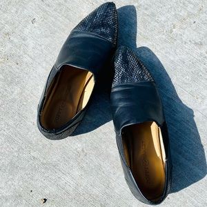 365 - Slip-on Snake